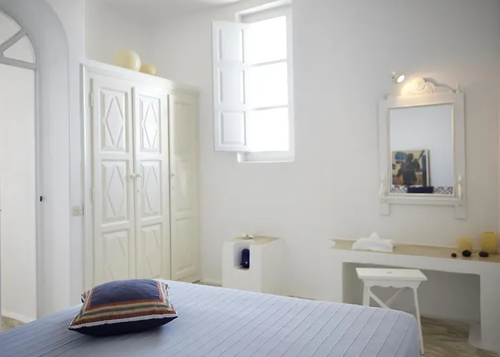 Altana Heritage Imerovigli (Santorini)