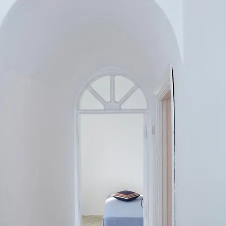 Altana Heritage Imerovigli (Santorini)